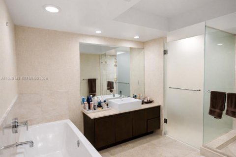 Condominio en venta en Sunny Isles Beach, Florida, 3 dormitorios, 134.43 m2 № 2003675 - foto 5