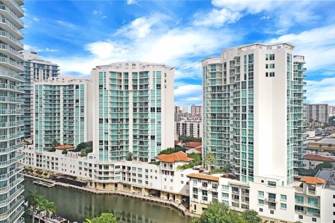 Condominio en venta en Sunny Isles Beach, Florida, 3 dormitorios, 134.43 m2 № 2003675 - foto 20