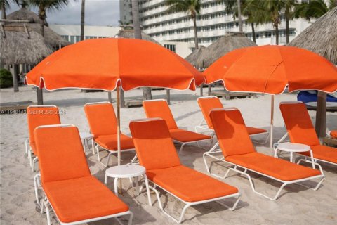 Condominio en venta en Sunny Isles Beach, Florida, 3 dormitorios, 134.43 m2 № 2003675 - foto 29