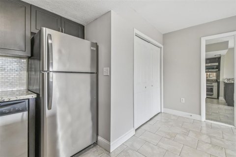 Condo in Tampa, Florida, 1 bedroom  № 1884901 - photo 17