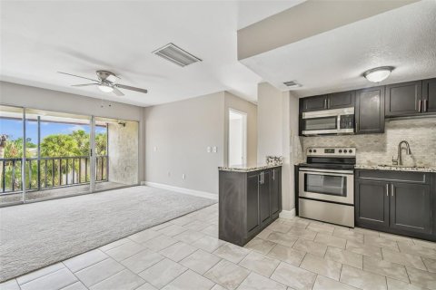 Condo in Tampa, Florida, 1 bedroom  № 1884901 - photo 12