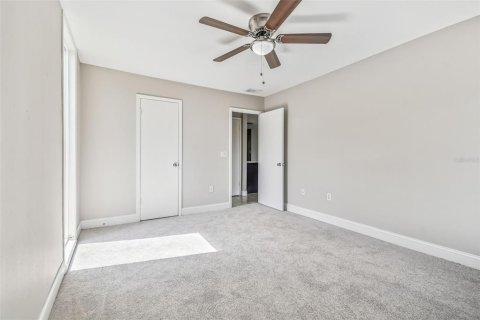 Condo in Tampa, Florida, 1 bedroom  № 1884901 - photo 24