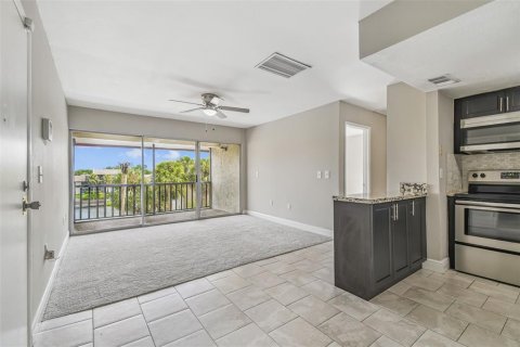 Condo in Tampa, Florida, 1 bedroom  № 1884901 - photo 11