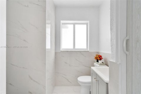 Купить виллу или дом в Норт-Майами, Флорида 2 спальни, 89.19м2, № 2056579 - фото 25