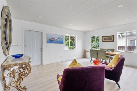 Купить виллу или дом в Норт-Майами, Флорида 2 спальни, 89.19м2, № 2056579 - фото 9