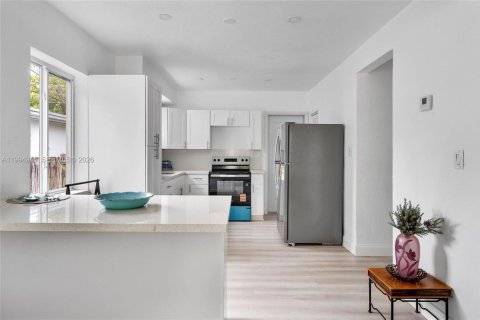 Купить виллу или дом в Норт-Майами, Флорида 2 спальни, 89.19м2, № 2056579 - фото 18