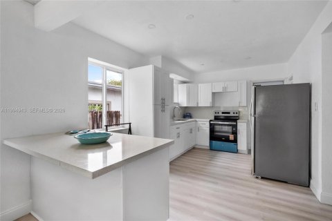 Купить виллу или дом в Норт-Майами, Флорида 2 спальни, 89.19м2, № 2056579 - фото 17