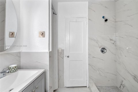 Купить виллу или дом в Норт-Майами, Флорида 2 спальни, 89.19м2, № 2056579 - фото 23