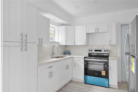 Купить виллу или дом в Норт-Майами, Флорида 2 спальни, 89.19м2, № 2056579 - фото 15