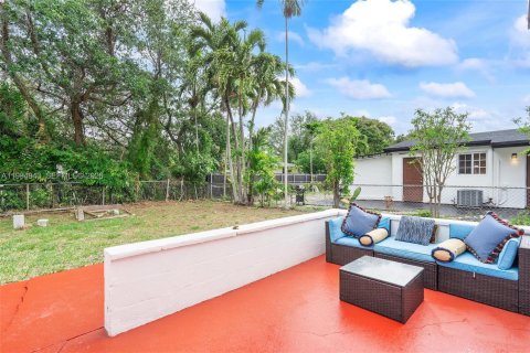 Купить виллу или дом в Норт-Майами, Флорида 2 спальни, 89.19м2, № 2056579 - фото 30