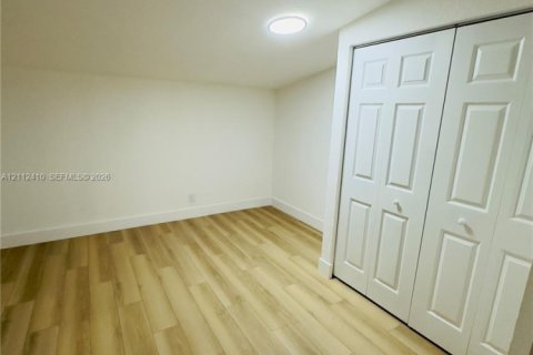 Villa ou maison à louer à Oakland Park, Floride: 2 chambres, 134.99 m2 № 2432562 - photo 19