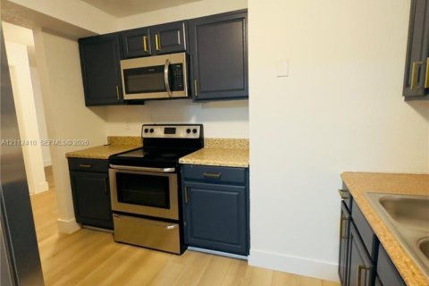 Villa ou maison à louer à Oakland Park, Floride: 2 chambres, 134.99 m2 № 2432562 - photo 6