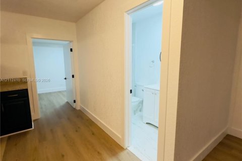 Villa ou maison à louer à Oakland Park, Floride: 2 chambres, 134.99 m2 № 2432562 - photo 12