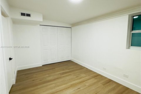 Villa ou maison à louer à Oakland Park, Floride: 2 chambres, 134.99 m2 № 2432562 - photo 7