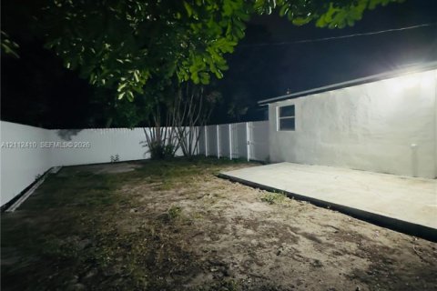 Villa ou maison à louer à Oakland Park, Floride: 2 chambres, 134.99 m2 № 2432562 - photo 20