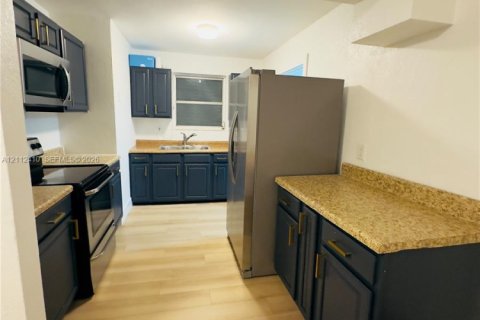 Villa ou maison à louer à Oakland Park, Floride: 2 chambres, 134.99 m2 № 2432562 - photo 10