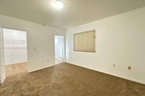 Touwnhouse à vendre à Florida City, Floride: 3 chambres, 141.86 m2 № 2428361 - photo 10