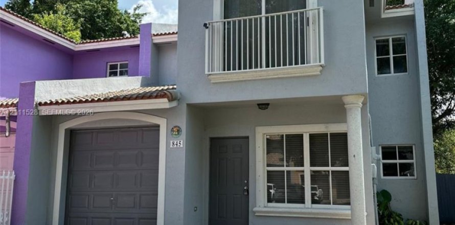 Touwnhouse à Florida City, Floride 3 chambres, 141.86 m2 № 2428361