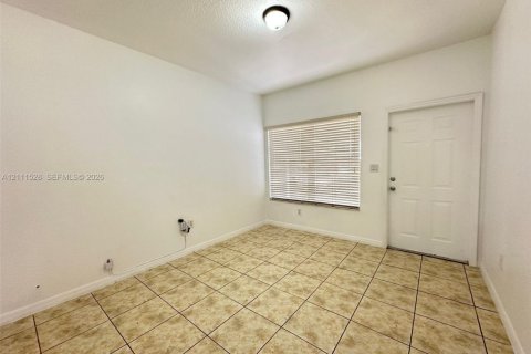 Touwnhouse à vendre à Florida City, Floride: 3 chambres, 141.86 m2 № 2428361 - photo 3