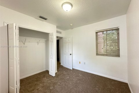 Touwnhouse à vendre à Florida City, Floride: 3 chambres, 141.86 m2 № 2428361 - photo 7