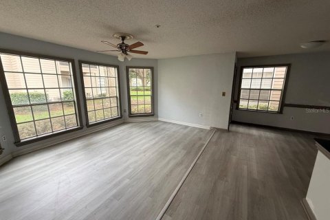 Condo in Altamonte Springs, Florida, 2 bedrooms  № 2091826 - photo 4