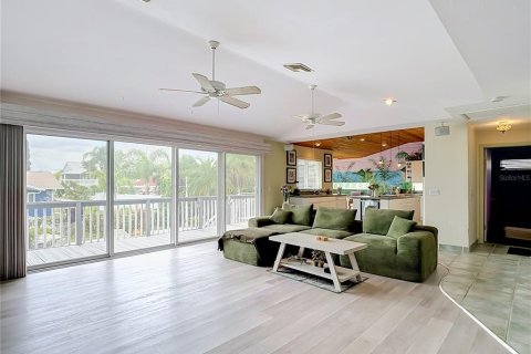 Casa en venta en New Port Richey, Florida, 3 dormitorios, 154.68 m2 № 2384184 - foto 8