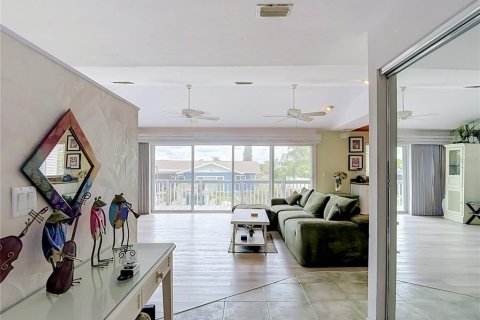 Casa en venta en New Port Richey, Florida, 3 dormitorios, 154.68 m2 № 2384184 - foto 6