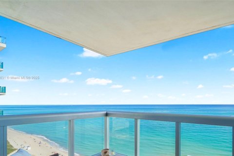 Condominio en alquiler en Miami Beach, Florida, 2 dormitorios, 119.84 m2 № 1705581 - foto 17