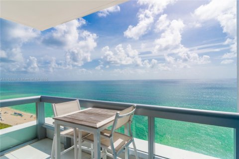 Condominio en alquiler en Miami Beach, Florida, 2 dormitorios, 119.84 m2 № 1705581 - foto 18