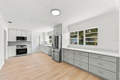 Villa ou maison à vendre à Orlando, Floride: 4 chambres, 199 m2 № 2418459 - photo 25