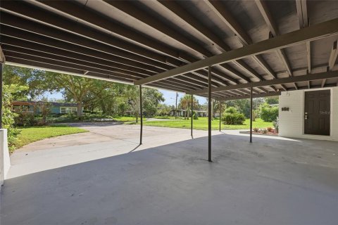 Villa ou maison à vendre à Orlando, Floride: 4 chambres, 199 m2 № 2418459 - photo 15