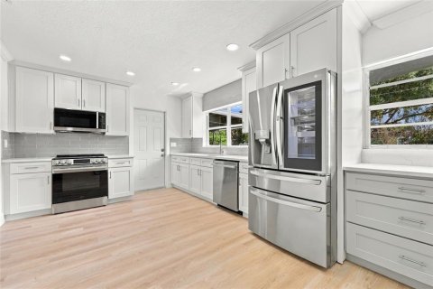 Villa ou maison à vendre à Orlando, Floride: 4 chambres, 199 m2 № 2418459 - photo 27