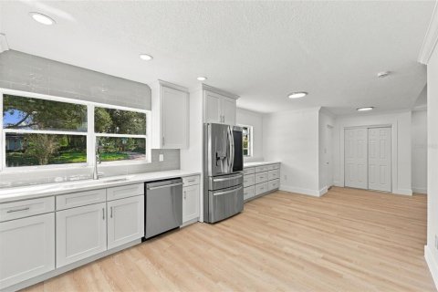 Villa ou maison à vendre à Orlando, Floride: 4 chambres, 199 m2 № 2418459 - photo 30