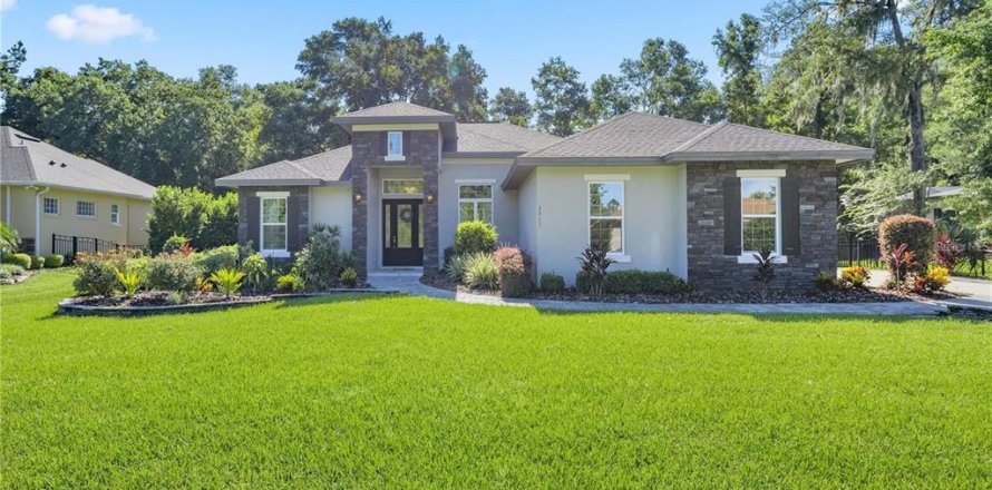 House in Ocala, Florida 4 bedrooms, 239.32 sq.m. № 1783071