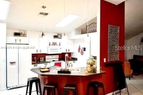 Villa ou maison à louer à Orlando, Floride: 3 chambres, 192.77 m2 № 2165976 - photo 2