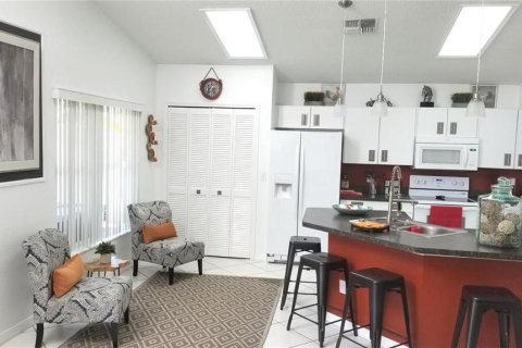 Villa ou maison à louer à Orlando, Floride: 3 chambres, 192.77 m2 № 2165976 - photo 3