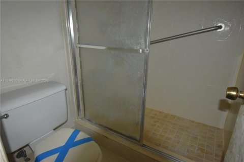 Condo in Lauderhill, Florida, 2 bedrooms  № 1779687 - photo 12