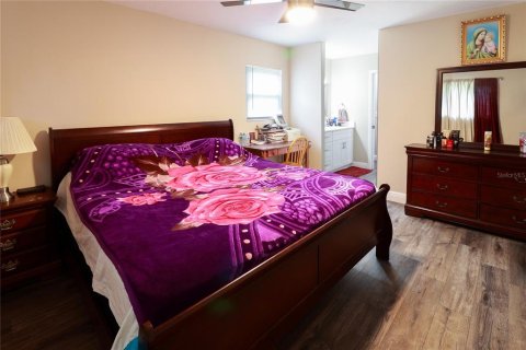 Villa ou maison à vendre à Casselberry, Floride: 4 chambres, 166.67 m2 № 2220395 - photo 23