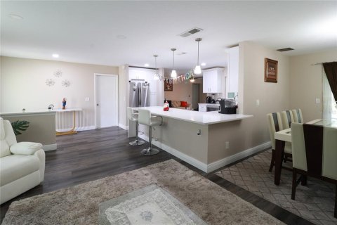Villa ou maison à vendre à Casselberry, Floride: 4 chambres, 166.67 m2 № 2220395 - photo 14