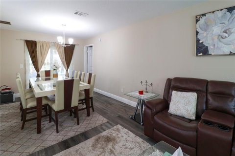 Villa ou maison à vendre à Casselberry, Floride: 4 chambres, 166.67 m2 № 2220395 - photo 16