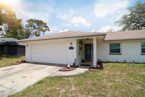 Villa ou maison à vendre à Casselberry, Floride: 4 chambres, 166.67 m2 № 2220395 - photo 3