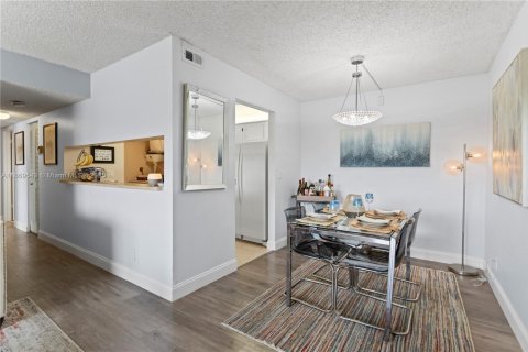 Купить кондоминиум в Делрей-Бич, Флорида 2 спальни, 89.65м2, № 2051634 - фото 6