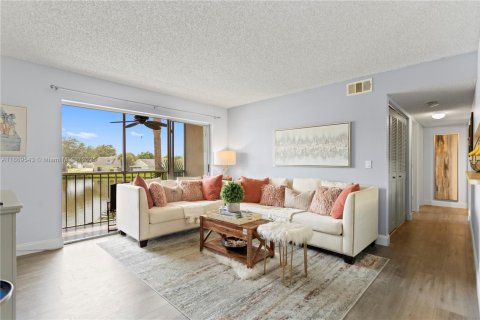 Купить кондоминиум в Делрей-Бич, Флорида 2 спальни, 89.65м2, № 2051634 - фото 3