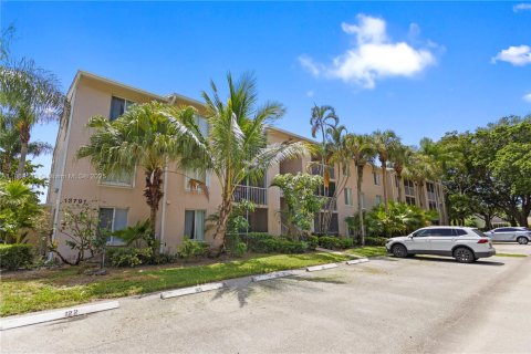 Купить кондоминиум в Делрей-Бич, Флорида 2 спальни, 89.65м2, № 2051634 - фото 2