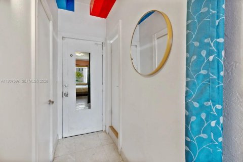 Copropriété à vendre à Miami Beach, Floride: 23.23 m2 № 2055951 - photo 9