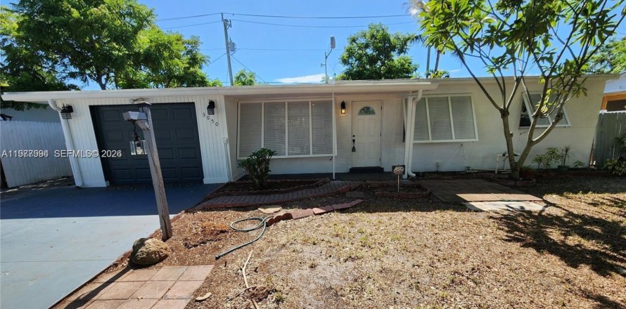 House in Pompano Beach, Florida 3 bedrooms, 91.04 sq.m. № 2043850