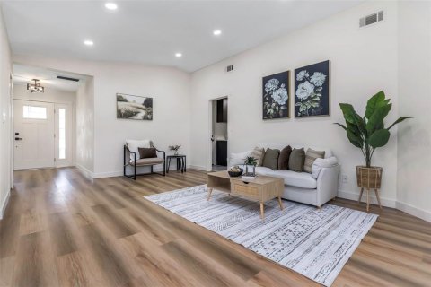Casa en venta en Seminole, Florida, 3 dormitorios, 176.14 m2 № 1834890 - foto 5
