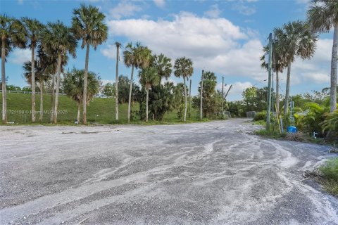 Купить коммерческую недвижимость в Уэст-Палм-Бич, Флорида № 2038159 - фото 4