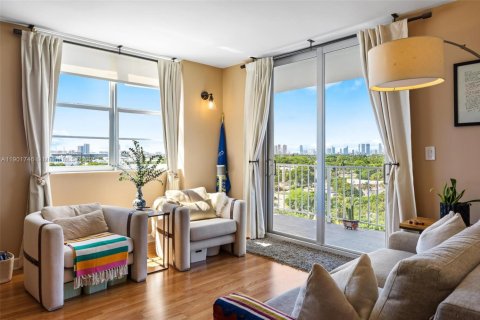 Condominio en venta en Miami Beach, Florida, 2 dormitorios № 1953653 - foto 17