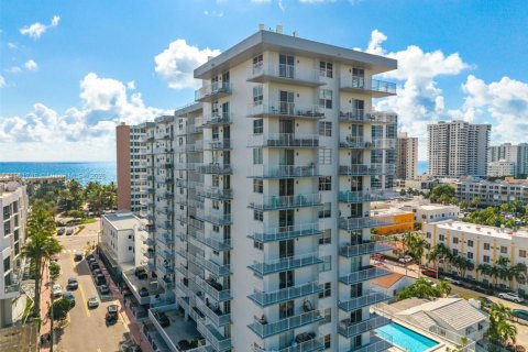 Condominio en venta en Miami Beach, Florida, 2 dormitorios № 1953653 - foto 2